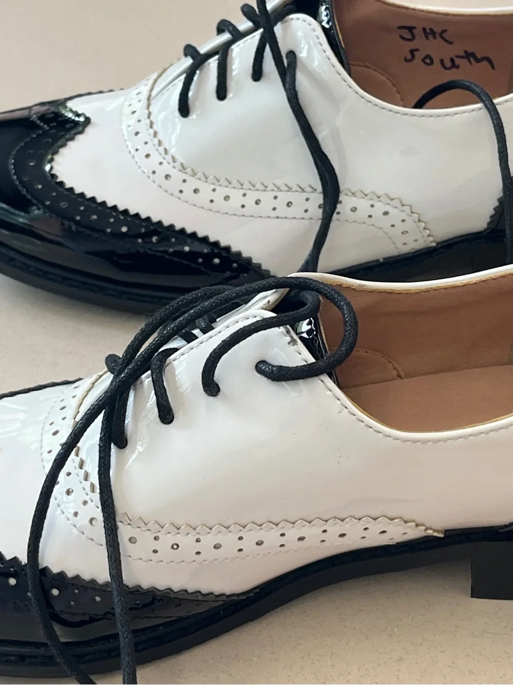 Women’s Oxfords - Saddle Shoe Style - Picture 7 of 8